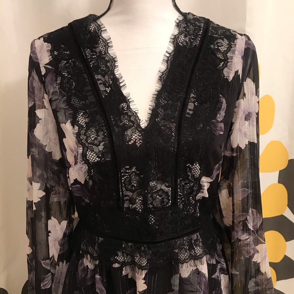 ❣️PRETTY FLORAL DRESS❣️ - Picture 2 of 7